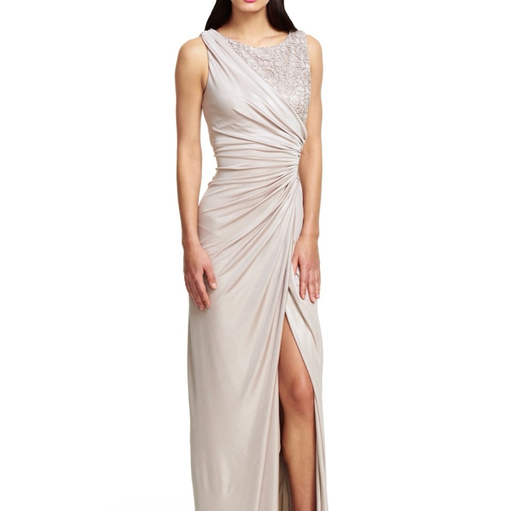 Adrianna Papell [SZ 6] Metallic Lace & Jersey Gown in Champagne